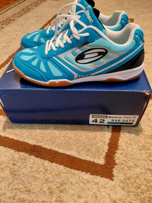 Обувки за тенис на маса