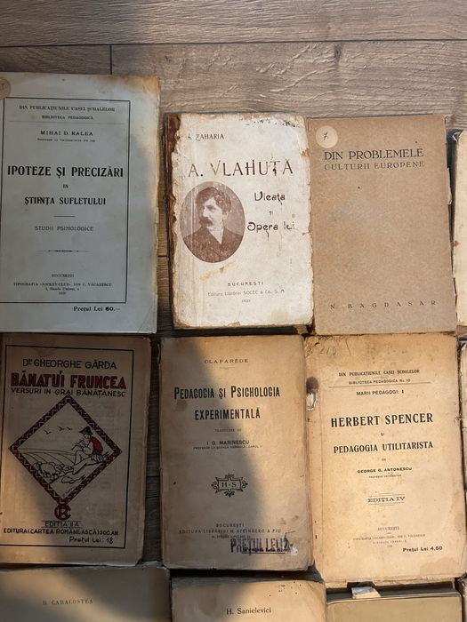 Lot 17 carti vechi anii 1914 - 1940