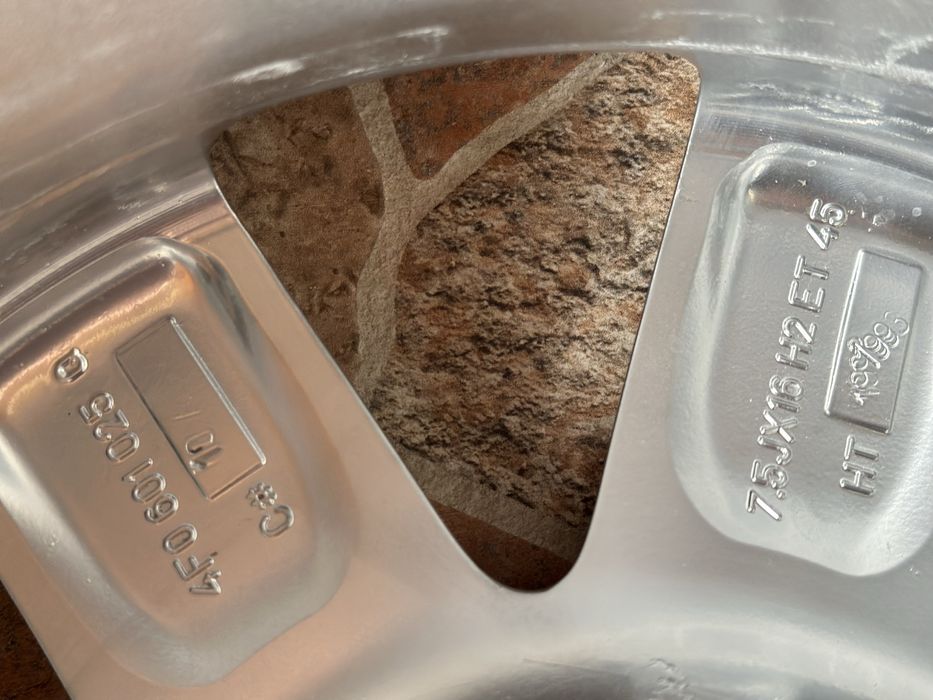 Jante originale Audi 7.5Jx16H2 ET45