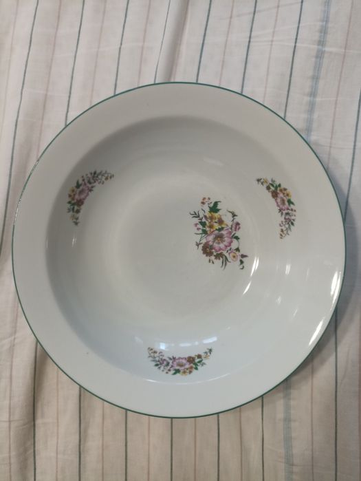 Български порцеланов сервиз