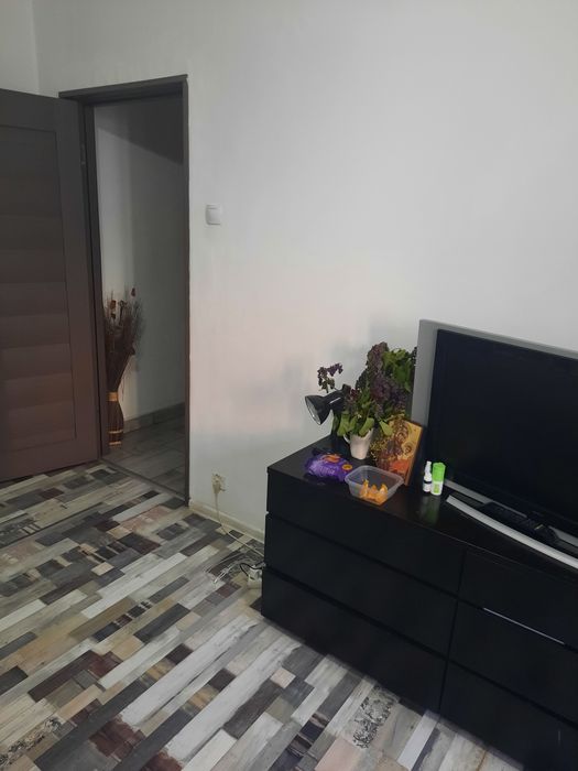 Vând apartament 2 camere  semidecomandat