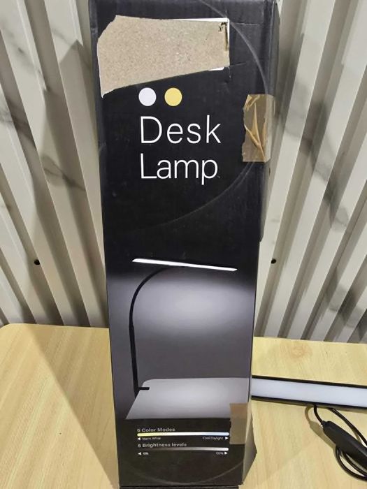 LED настолна лампа