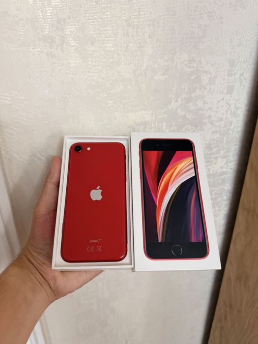 iPhone SE 2020/128Gb - В отличном состоянии