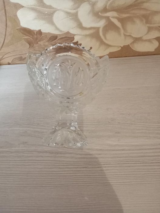 Хрустальная ваза конфетница