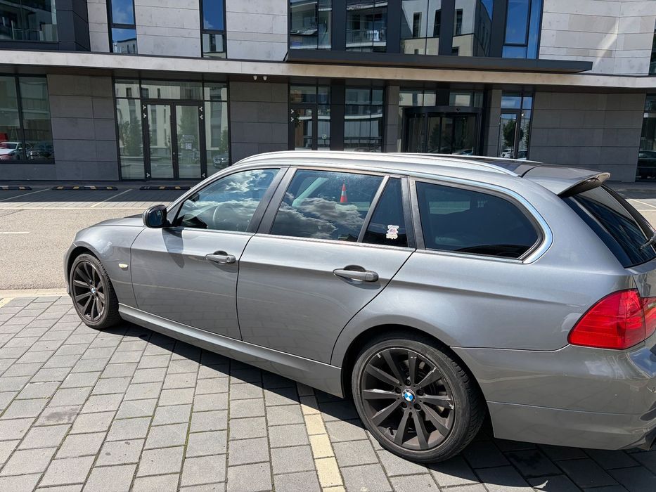 BMW Seria 3 2011 — imagine 2