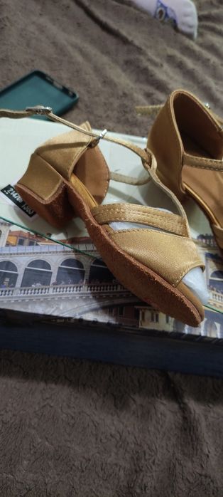 Новые туфли для бальных танцев