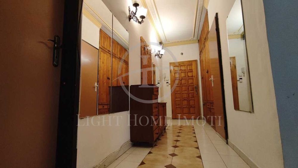 Продава се Тристаен апартамент в Пловдив, Кючук Париж - 94 кв.м за 1649 €/кв.м - Снимка #10