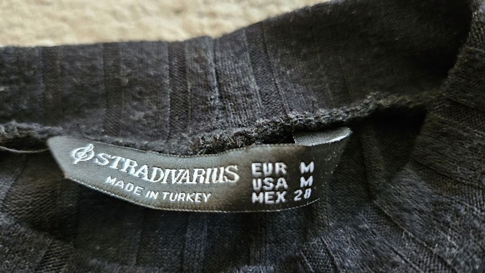 Стилни рокли Stradivarius и Reserved
