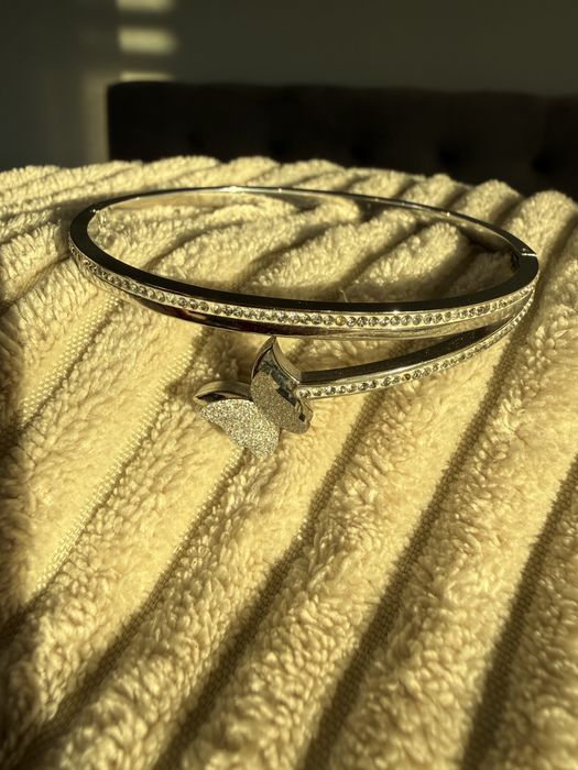 Блестяща нежна гривна