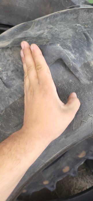 Vând cauciucuri traxtor 16,9 R38