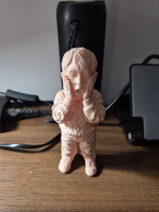 Vand ornament Kevin
Produs nou.
Trimit si in tara, costuri