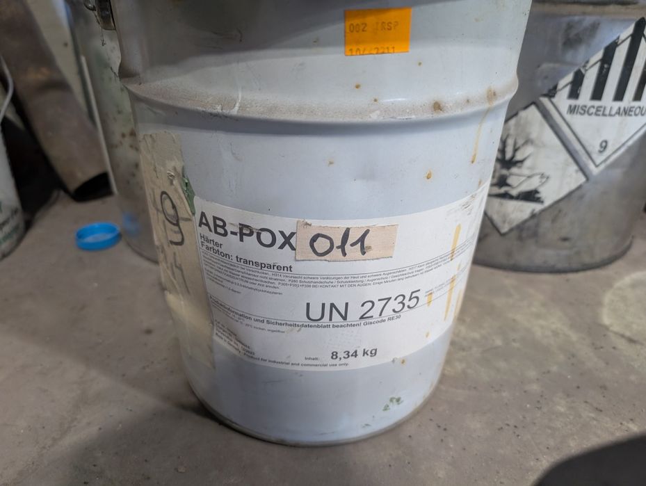 Vând vopsea epoxidică pentru hale 120m²+