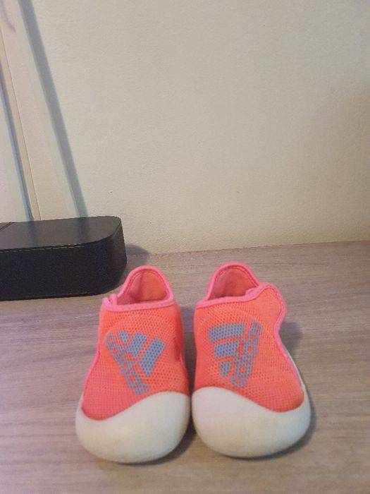 Sandale adidas marimea 22