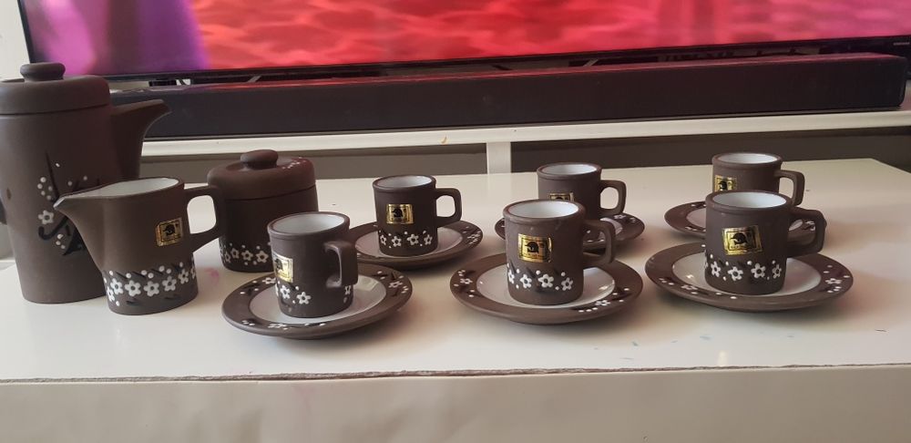 Кофейный сервиз на фото