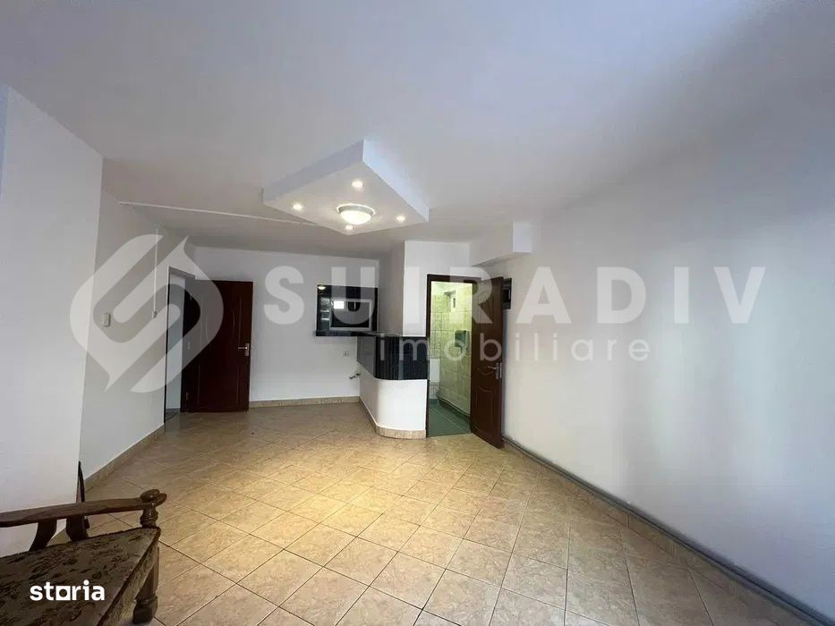 Casa cu 13 camere, 10 bai, 10 parcari-pretabila pensiune, azil-Apahida