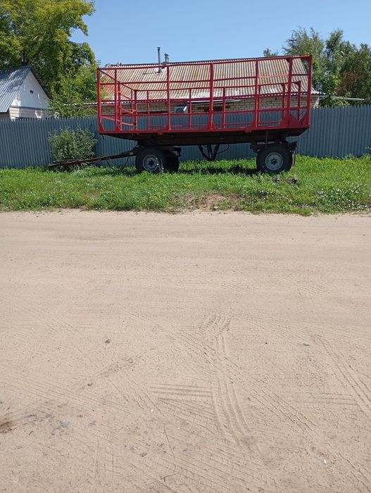 Продам два сеновозных прицепа