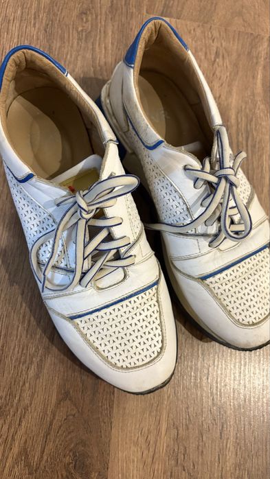 Кроссы женские бавер