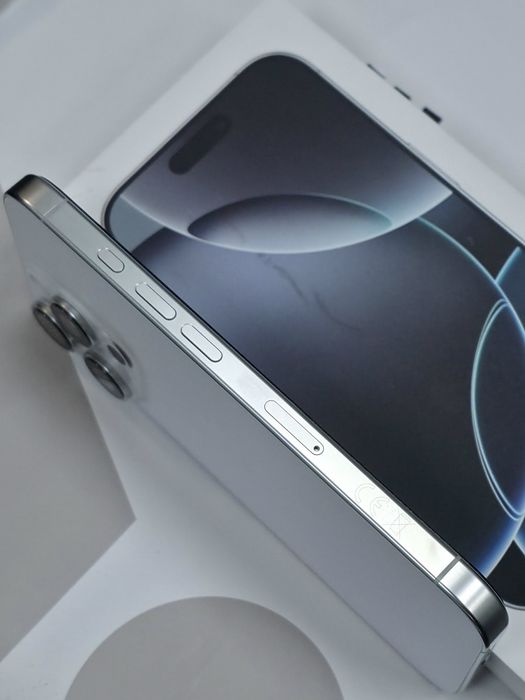 КАТО НОВ 256GB iPhone 16 Pro Гаранция iStyle 2027 White | Бял