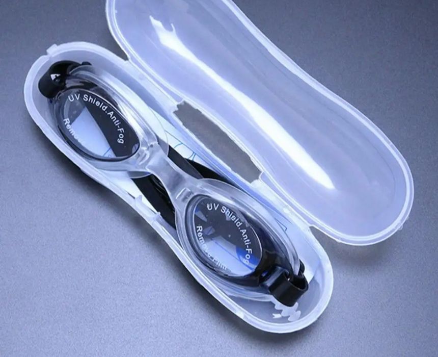 Очки для подводного плавания ,кейс,заглушки для ушей