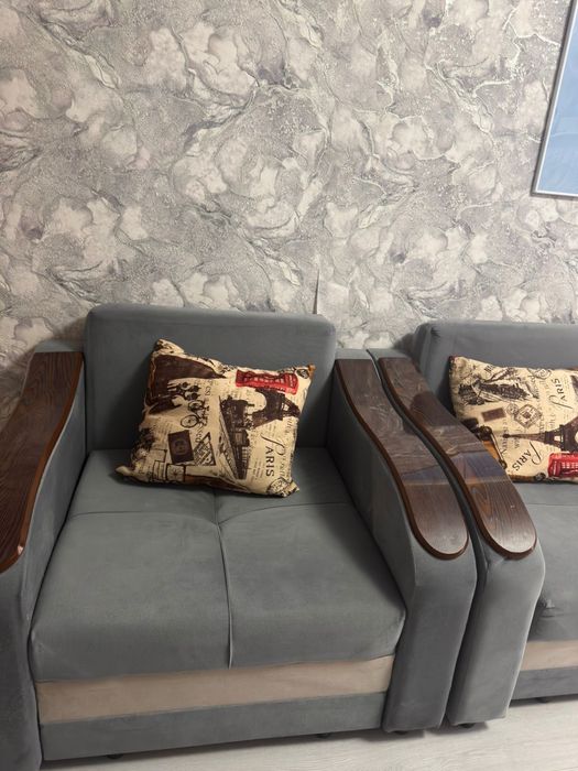 продам Диван и два кресла