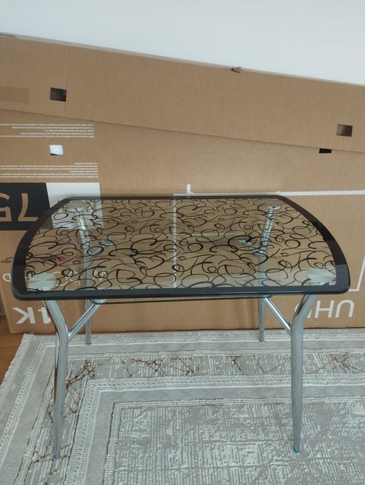 продам стол стеклянный