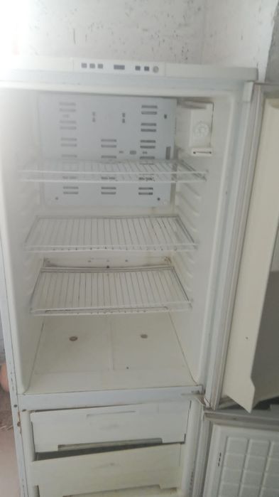 Холодильник Бирюса