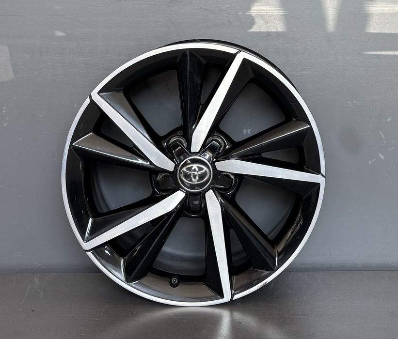 Оригинални джанти TOYOTA AURIS 5x114,3 17цола.