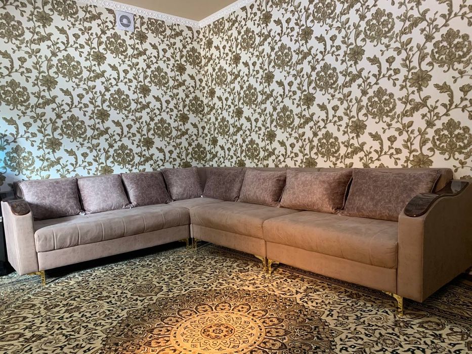 Devan. Kuxunniy. Mebel