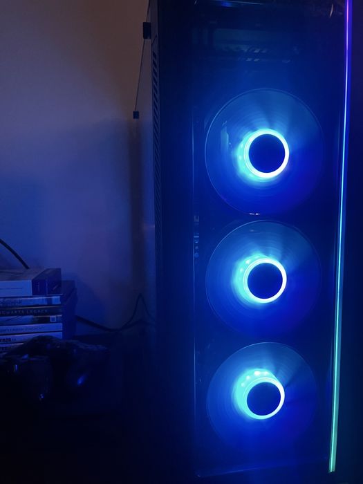 Настолен геймърски компютър - i7-8700 / RX 5700 XT / 16GB RGB