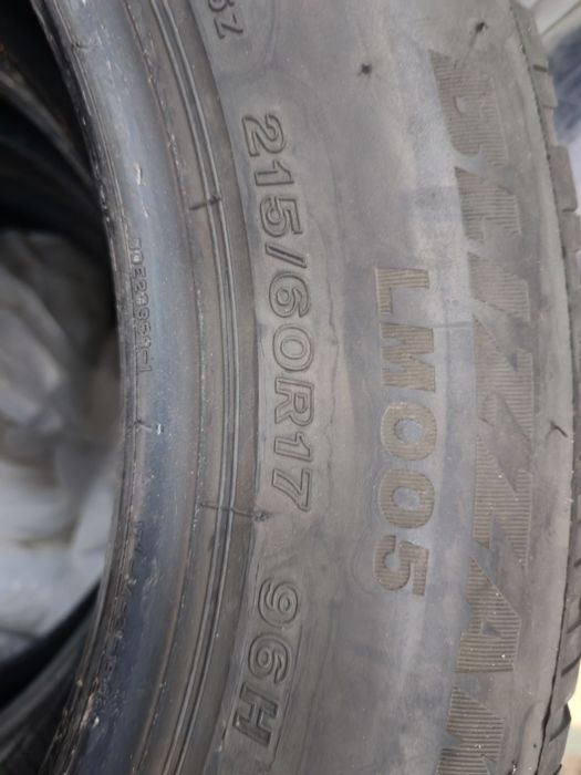 Зимни гуми 17" дот2219  215/60/17