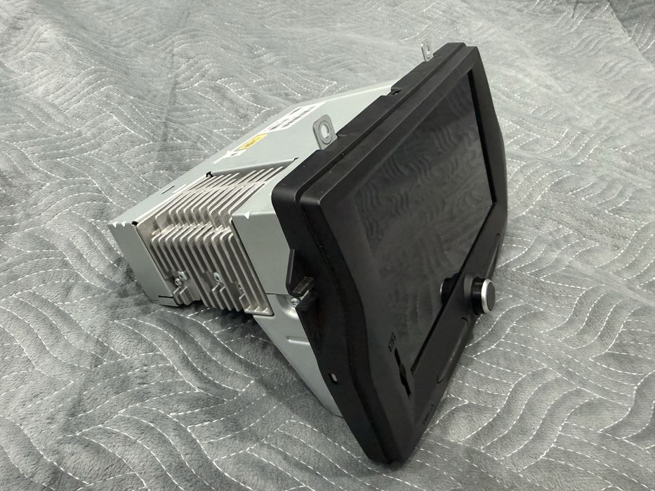 Магнитола с рамкой Веста оригинал