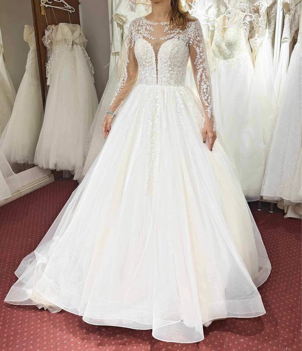 Rochie mireasa tip printesa