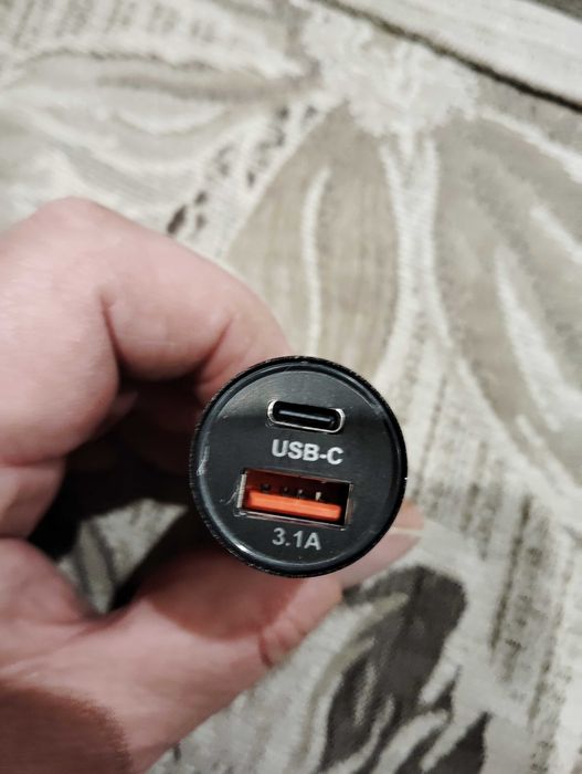 Адаптер за зареждане в запалка