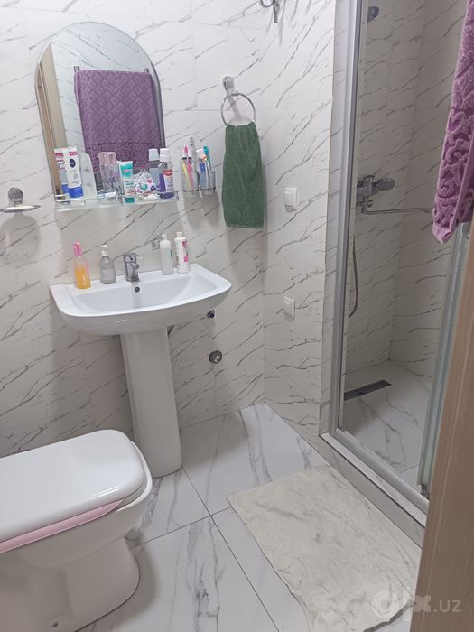 Kv bor srochna 2 ta qiz olinadi