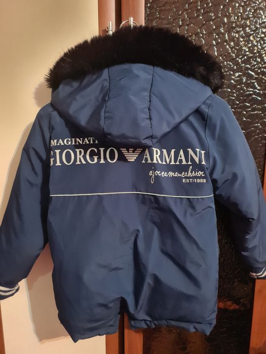 Продам детскую куртку