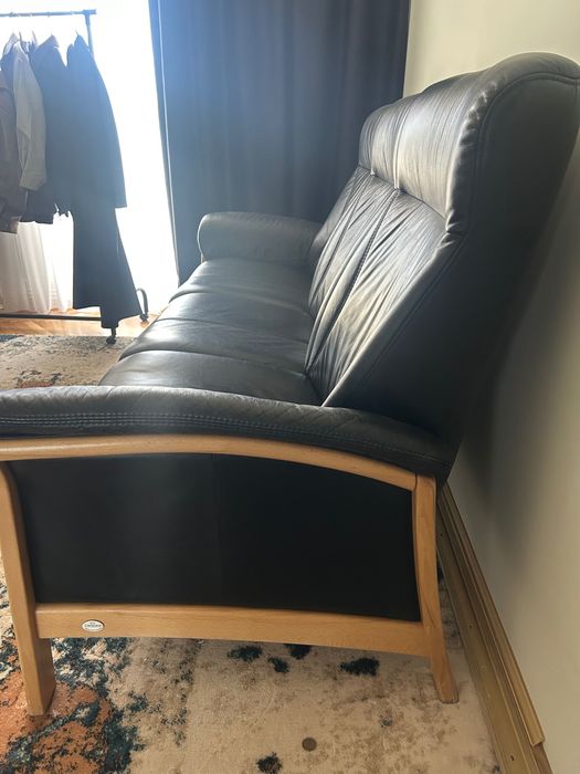 Canapea neagra de piele HIMOLLA