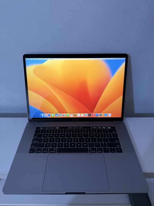 Macbook Pro 15inch 2017/i7/16/512