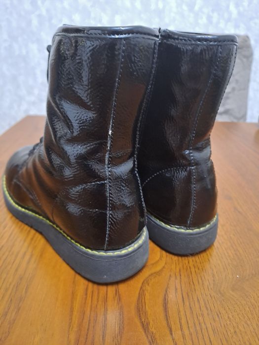 Продам кожаные сапожки