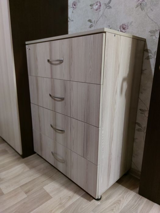 Продам комод 4 ящика