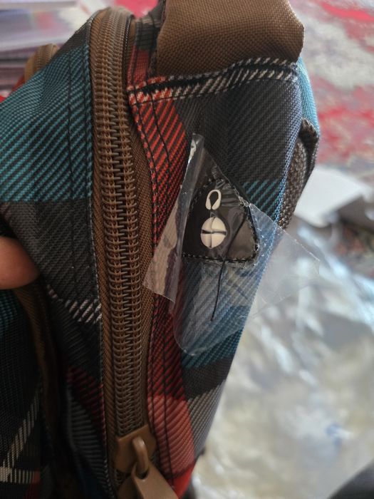 Продавам две нови раници