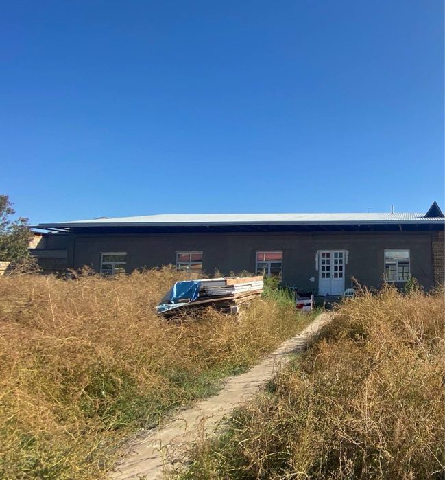 Xasanboyda 6 sot hovli sotiladi (sredni remont)