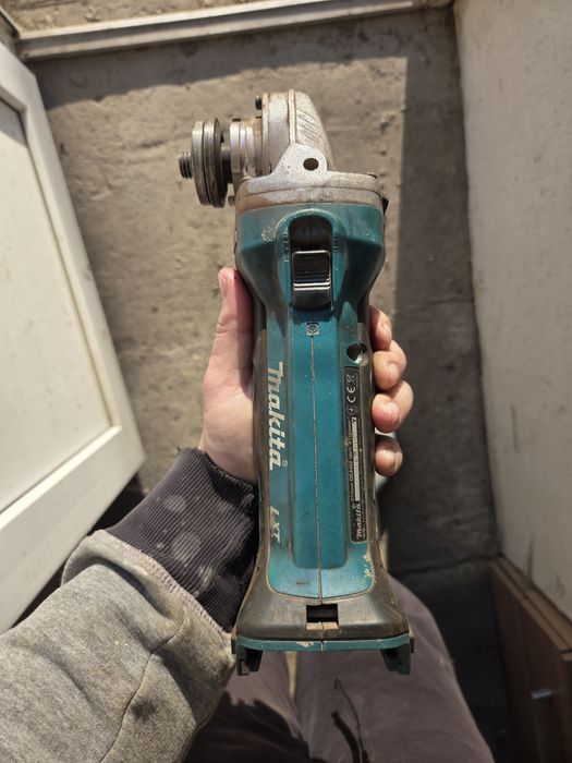 Vand Flex makita, cu încărcător și cutie, schimb cu flex parkside