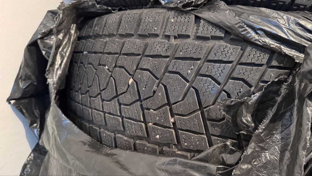 Продам шины 235/55/18