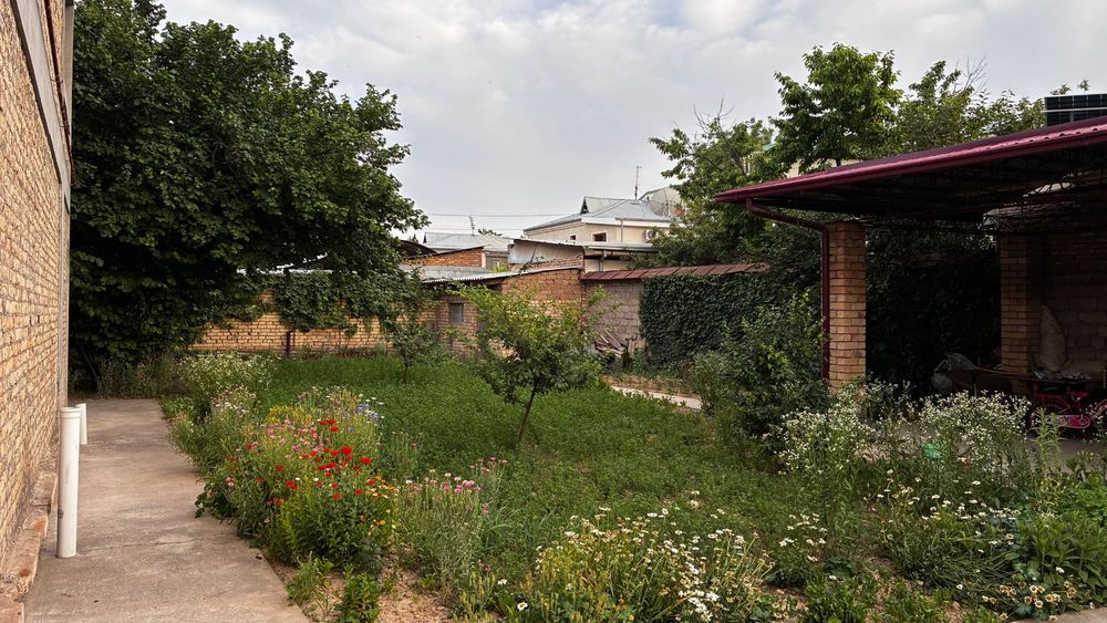 Продается коттедж в поселке Улугбек