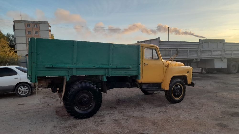 Продам бортовой грузовик