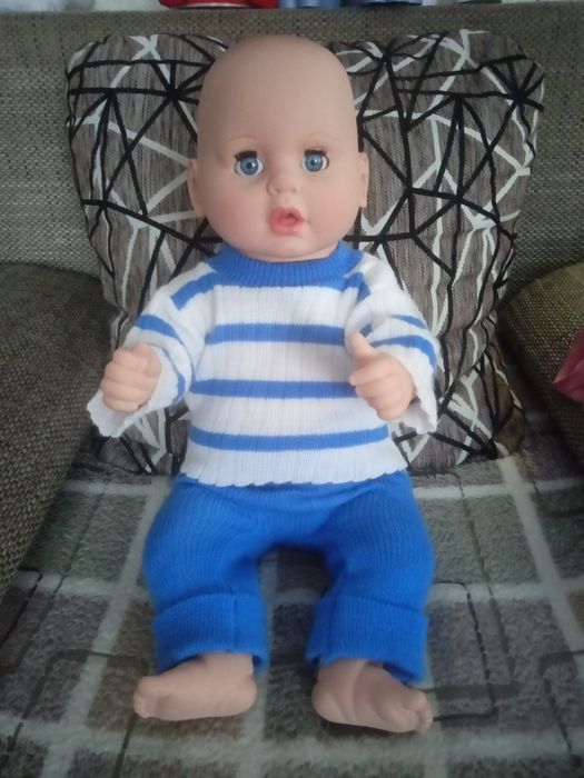 Продам куклу малыша.