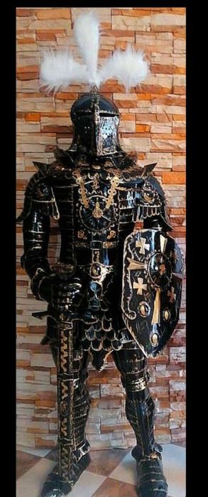 Интерьер Скульптура.фигура рыцарь