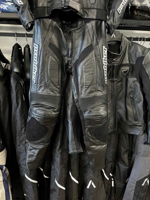 Kожен мото екип PROBIKER PRX- ,2 части 50-M/L,всички протектори,като нов