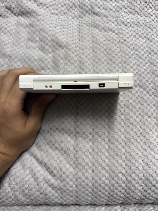 Продам Nintendo dsi