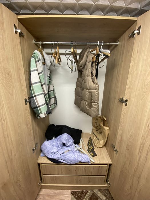 Продам два шкафа